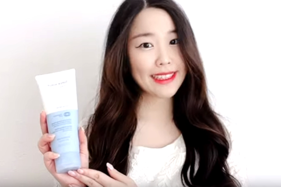Youtuberin Jennie zeigt ihre Skincare Routine