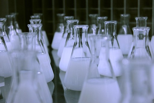 Säuren in der Hautpflege - Unterschiede und Vorteile