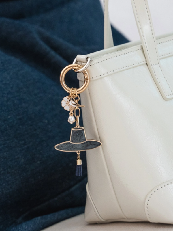 KIMSMI Flower & Bird Gat Keyring (Gold)