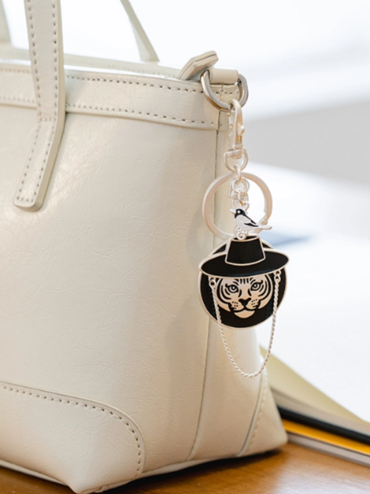 KIMSMI Gat Tiger Keyring (Silver)