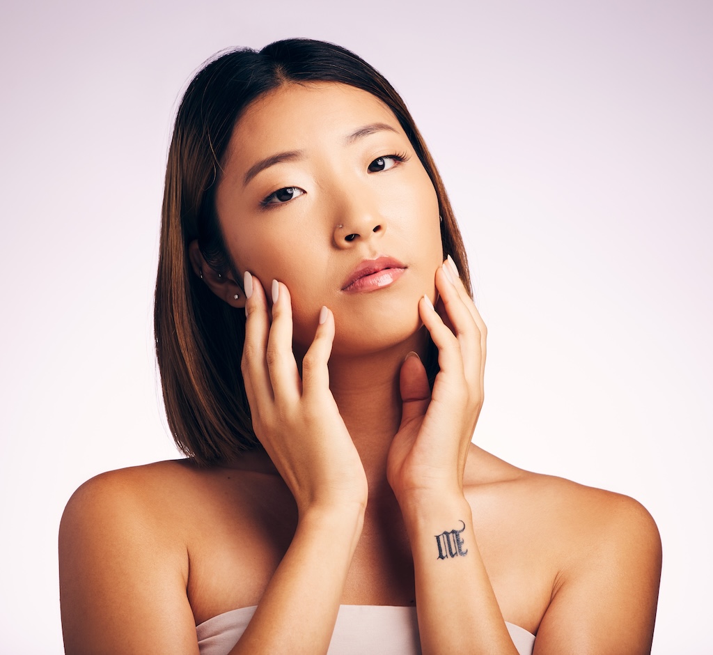 Person mit glatter, strahlender Haut als Symbol für den Glass Skin Effekt in der K-Beauty Hautpflege
