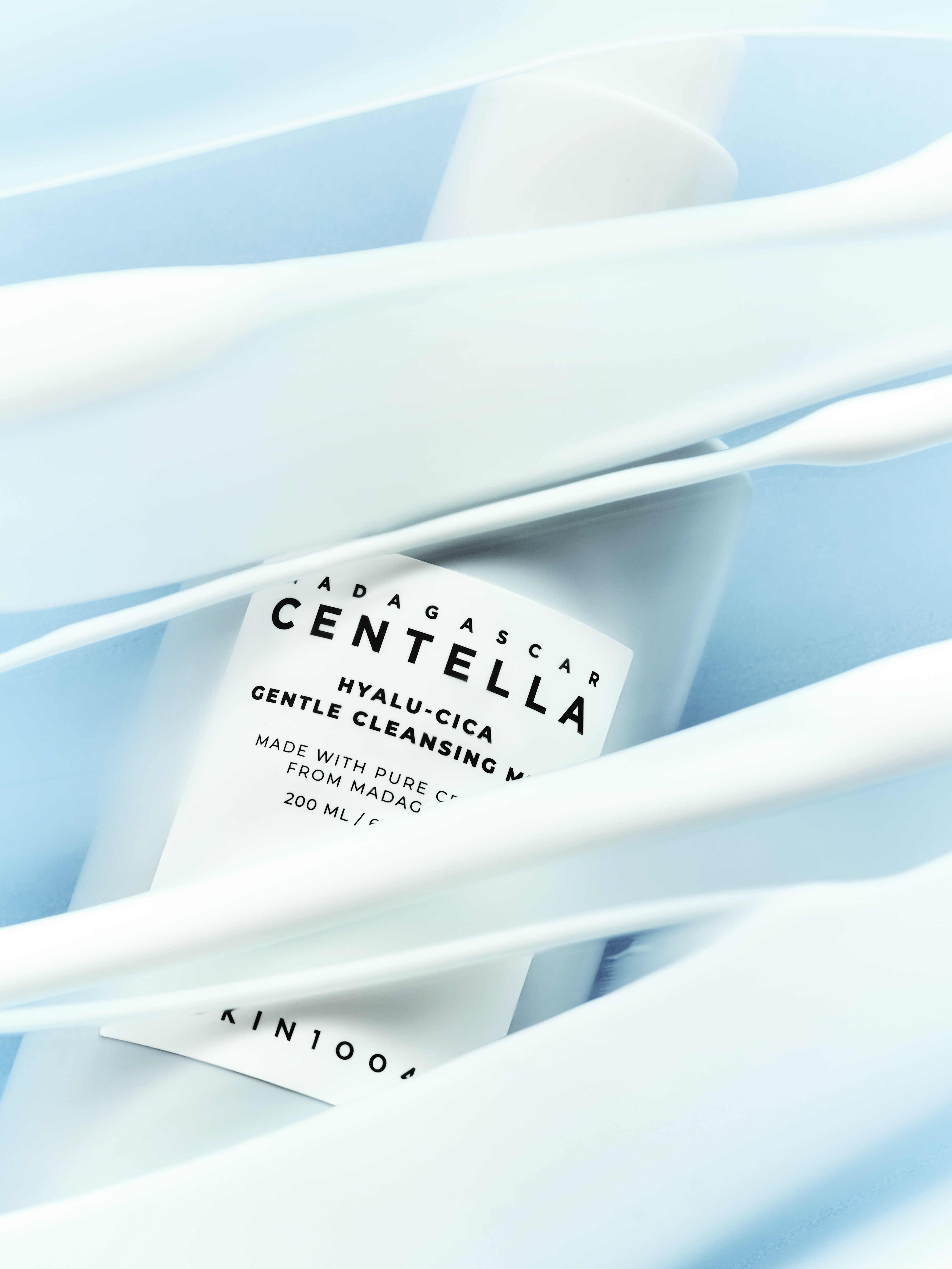 SKIN1004 Madagascar Centella Hyalu-Cica Gentle Cleansing Milk