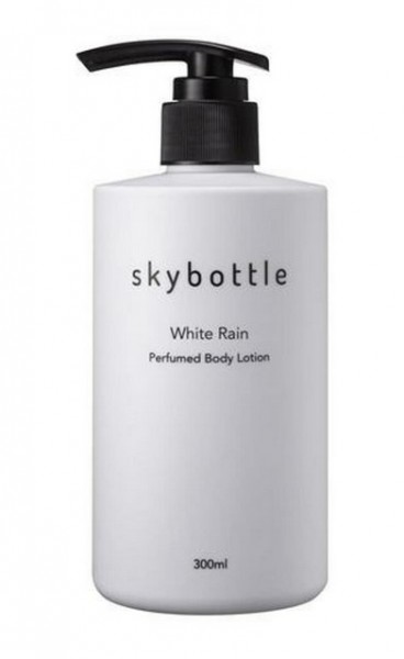 Eine Body Lotion der Marke Skybottle, in der Duftrichtung White Rain.